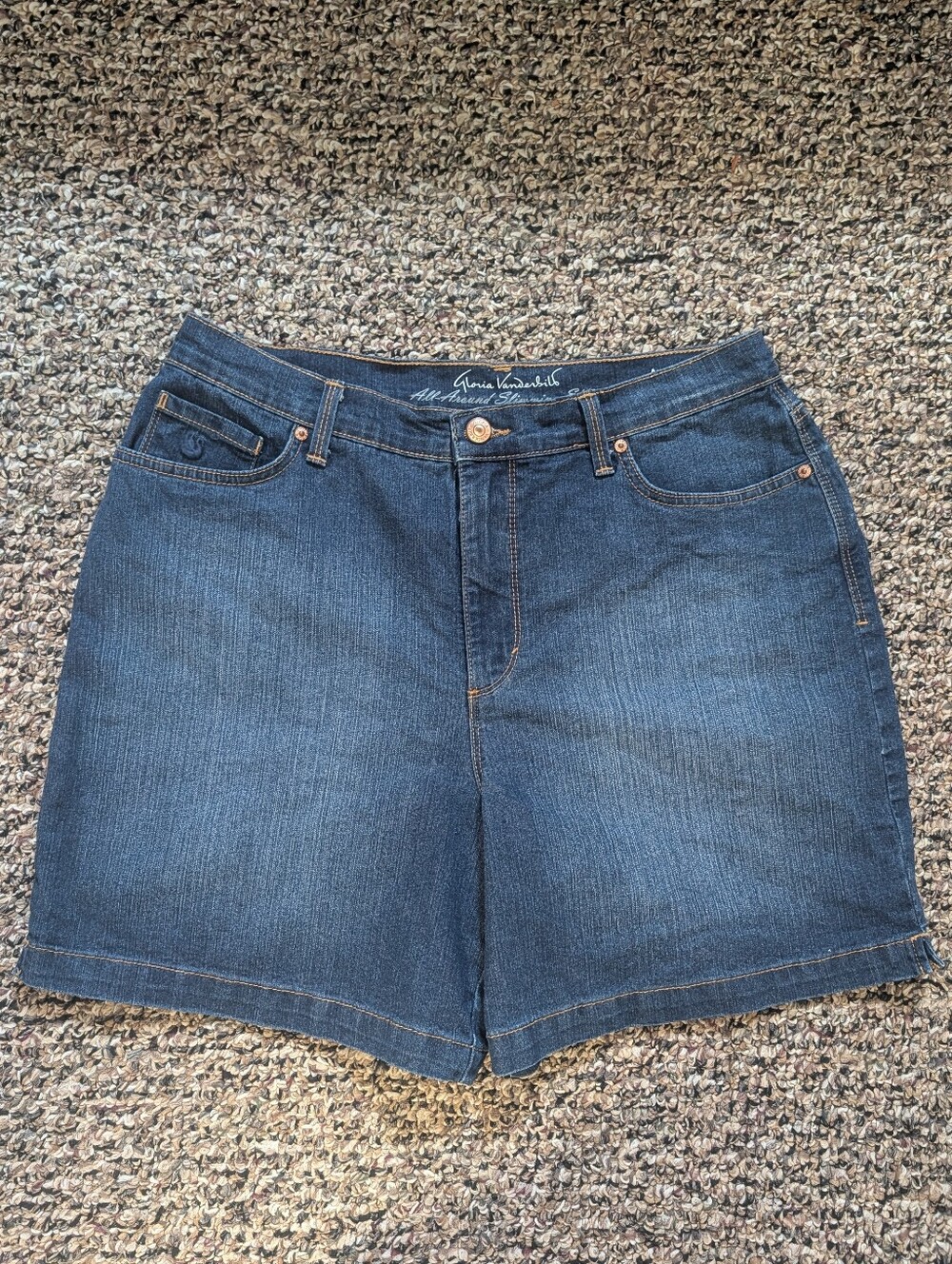 Gloria Vanderbilt Classic Dark Blue Denim Slimming Shorts "Amanda" Size 10